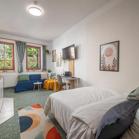 Ruhiges In Altstadt Mit Gartenblick & Sofa *