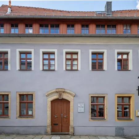 Ruhiges In Altstadt Mit Gartenblick & Sofa *