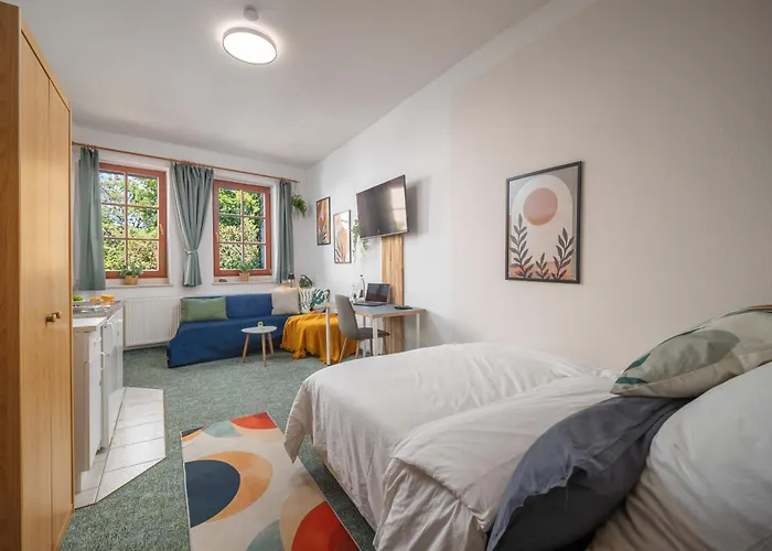 Ruhiges In Altstadt Mit Gartenblick & Sofa *