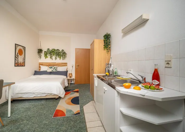 Ruhiges In Altstadt Mit Gartenblick & Sofa *