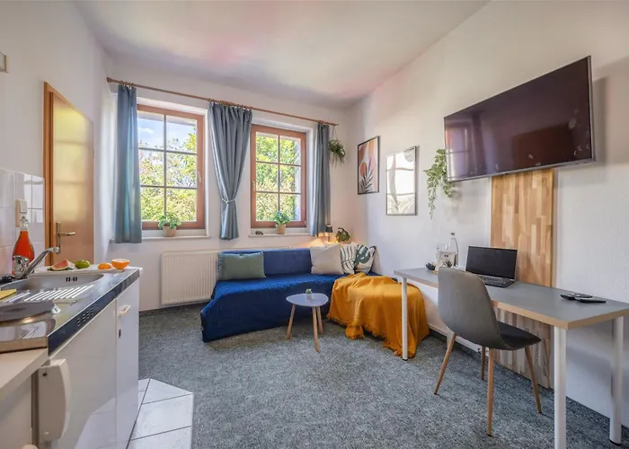 Ruhiges In Altstadt Mit Gartenblick & Sofa فرايبرغ