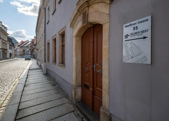 Ruhiges In Altstadt Mit Gartenblick & Sofa *
