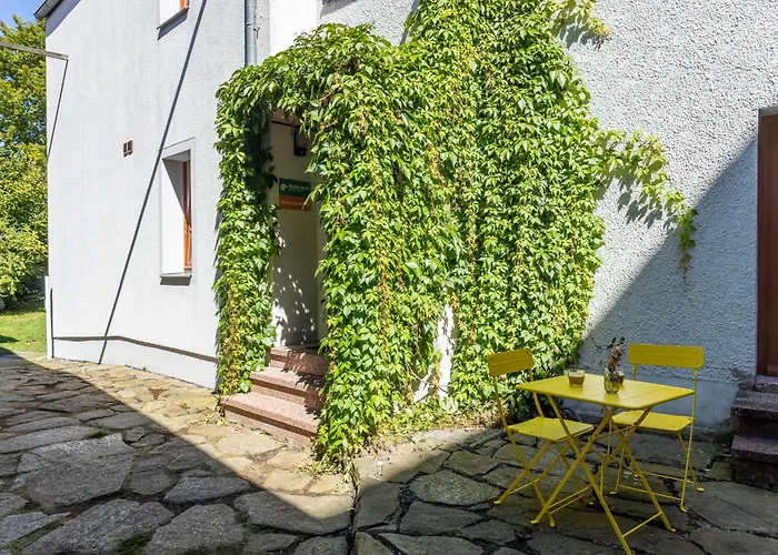 Ruhiges In Altstadt Mit Gartenblick & Sofa