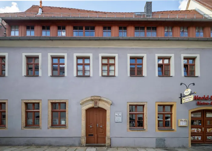 Ruhiges In Altstadt Mit Gartenblick & Sofa *